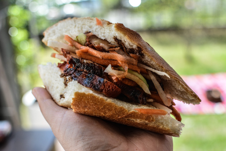 Xa Xiu Rezept mit Hühnchenbrustfilet - BBQ Xa Xiu Chicken - Banh Mi Life